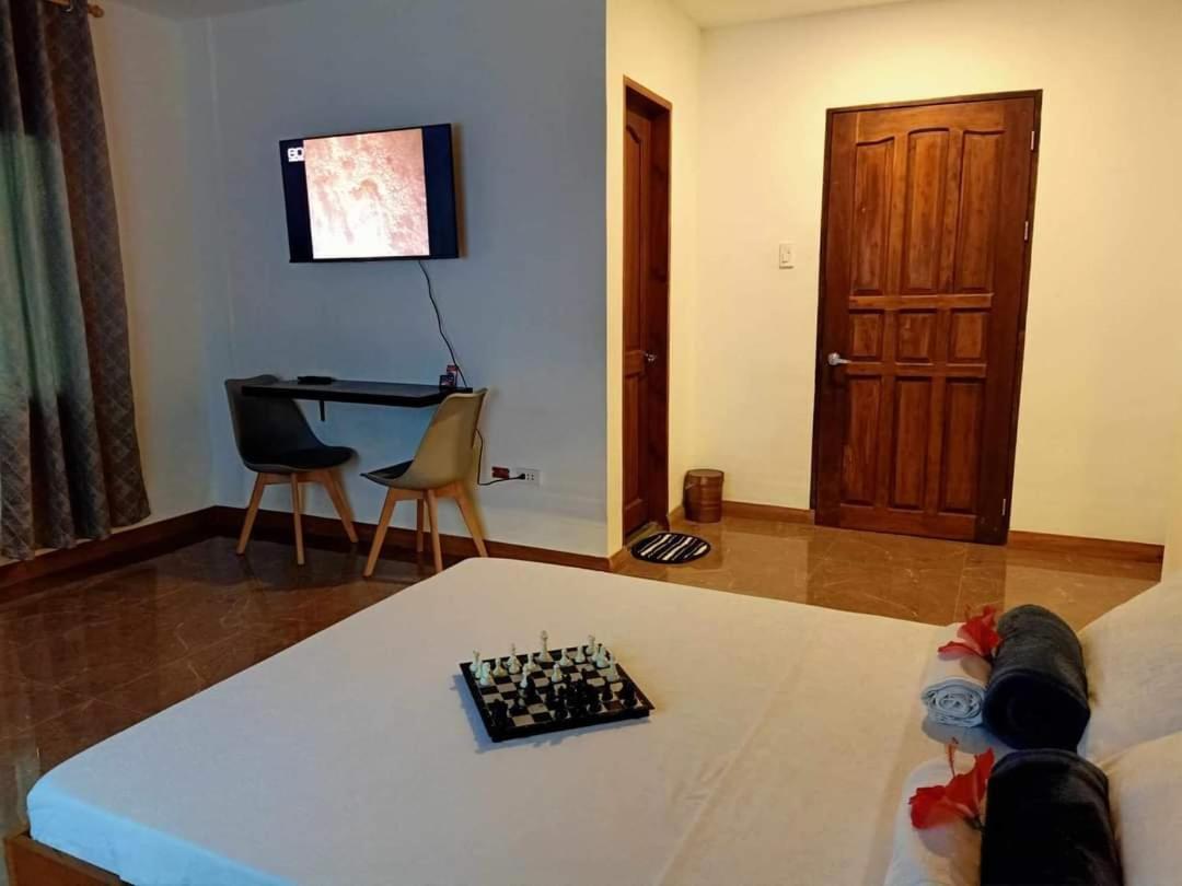 Gbu Loboc River Guesthouse Esterno foto