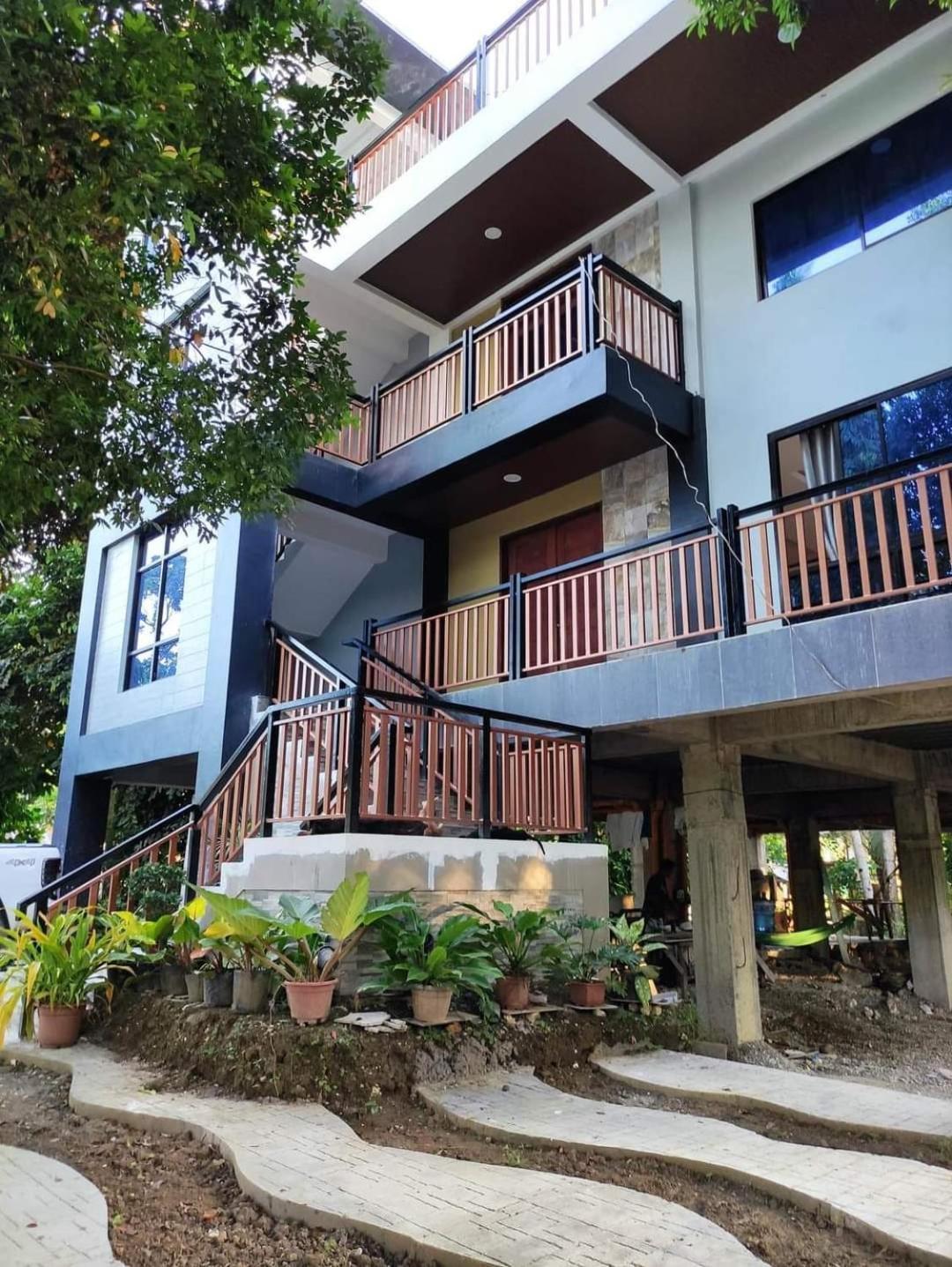 Gbu Loboc River Guesthouse Esterno foto