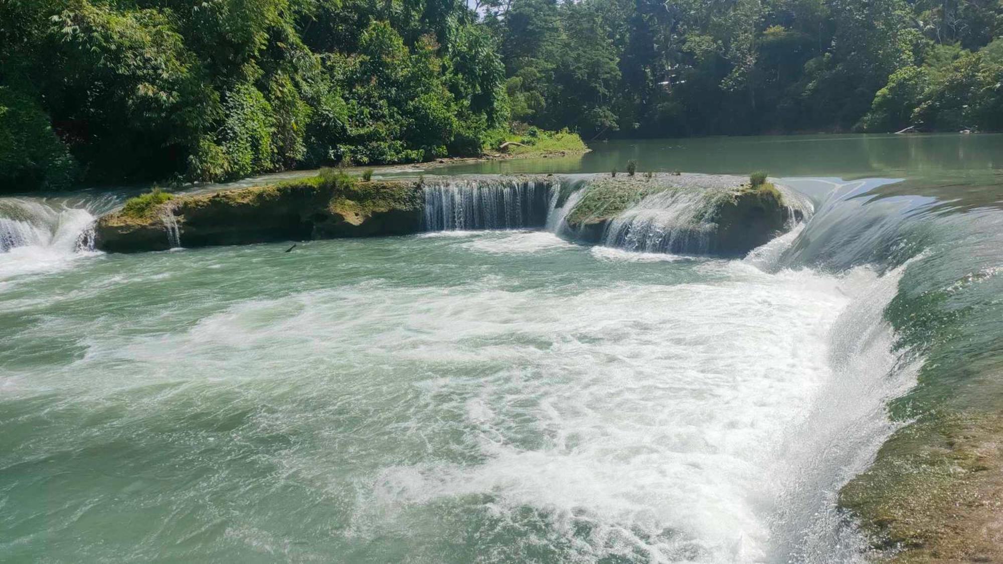 Gbu Loboc River Guesthouse Esterno foto
