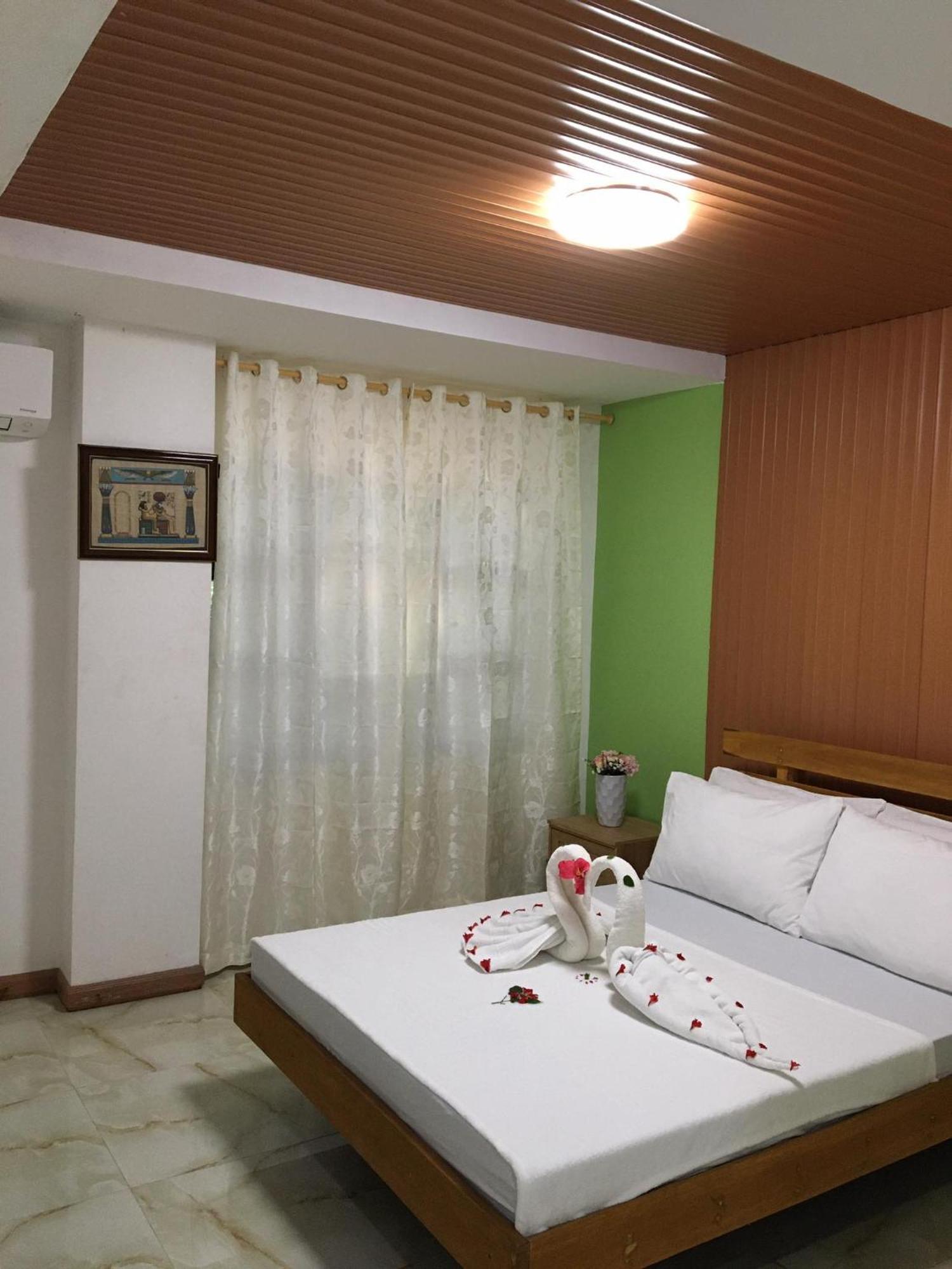 Gbu Loboc River Guesthouse Esterno foto