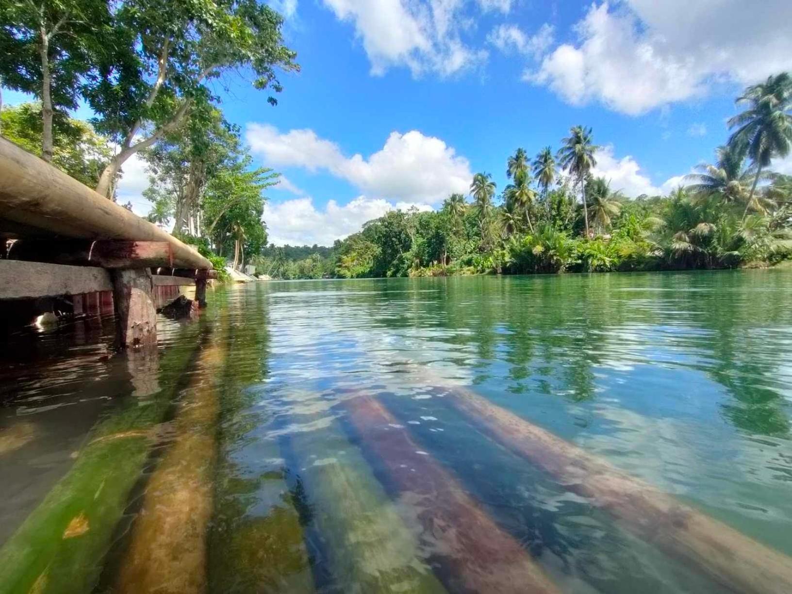 Gbu Loboc River Guesthouse Esterno foto